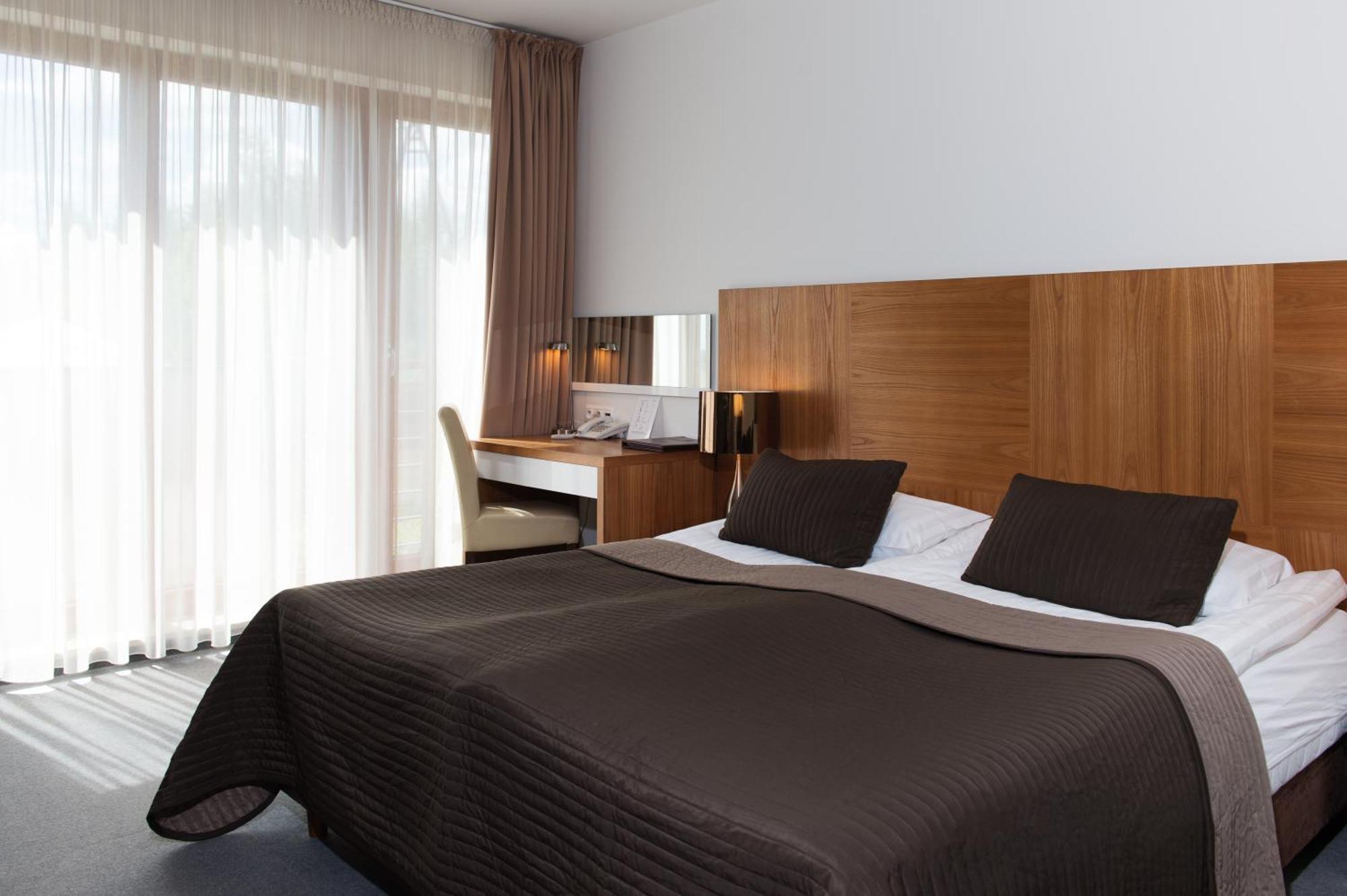 Bazuny Hotel&Spa Косцежина Экстерьер фото